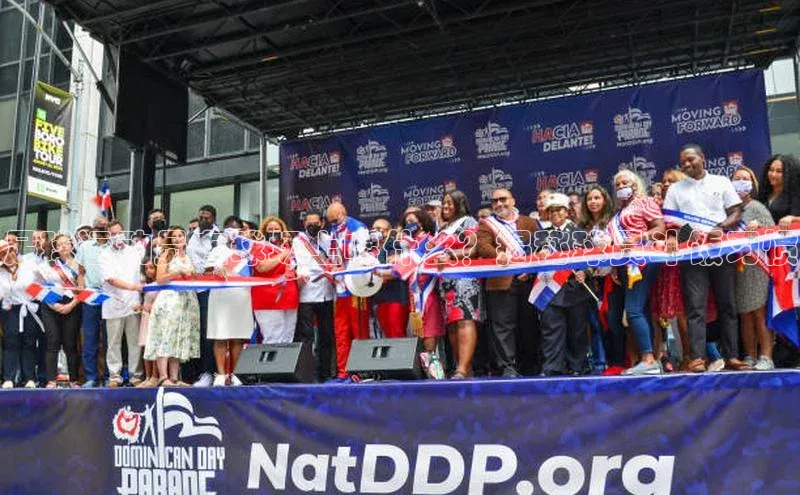 半岛bob·体育中国官方网站极氪智能科技足球运动员在球场上嚼什么？揭秘球员斗饭习惯